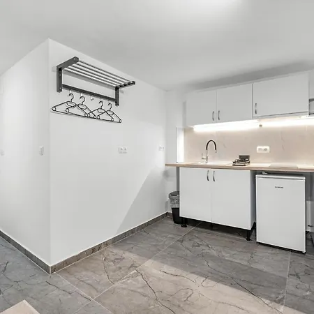 1 Bedroom Stunning In Apartment Vodice