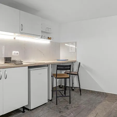 1 Bedroom Stunning In