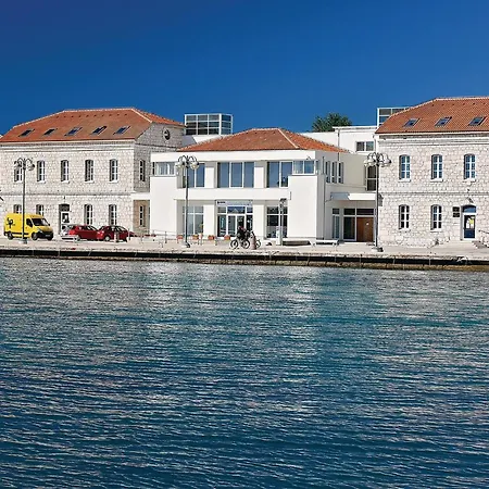 1 Bedroom Stunning In Apartament